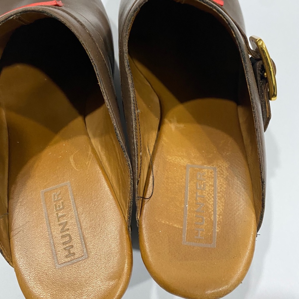 Hunter leather cognac women’s gold studded clogs - Picture 12 of 15